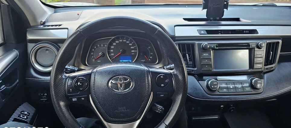 Toyota RAV4 cena 46900 przebieg: 249997, rok produkcji 2014 z Konin małe 352